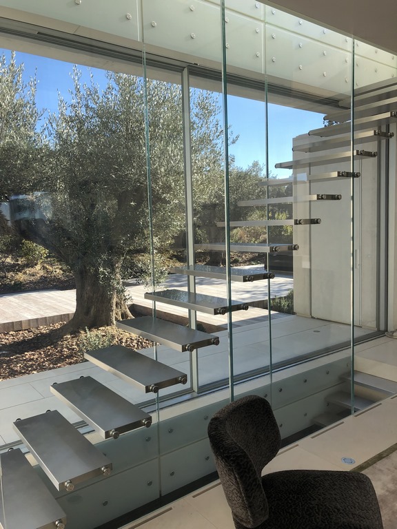 Escalier autoportant en verre